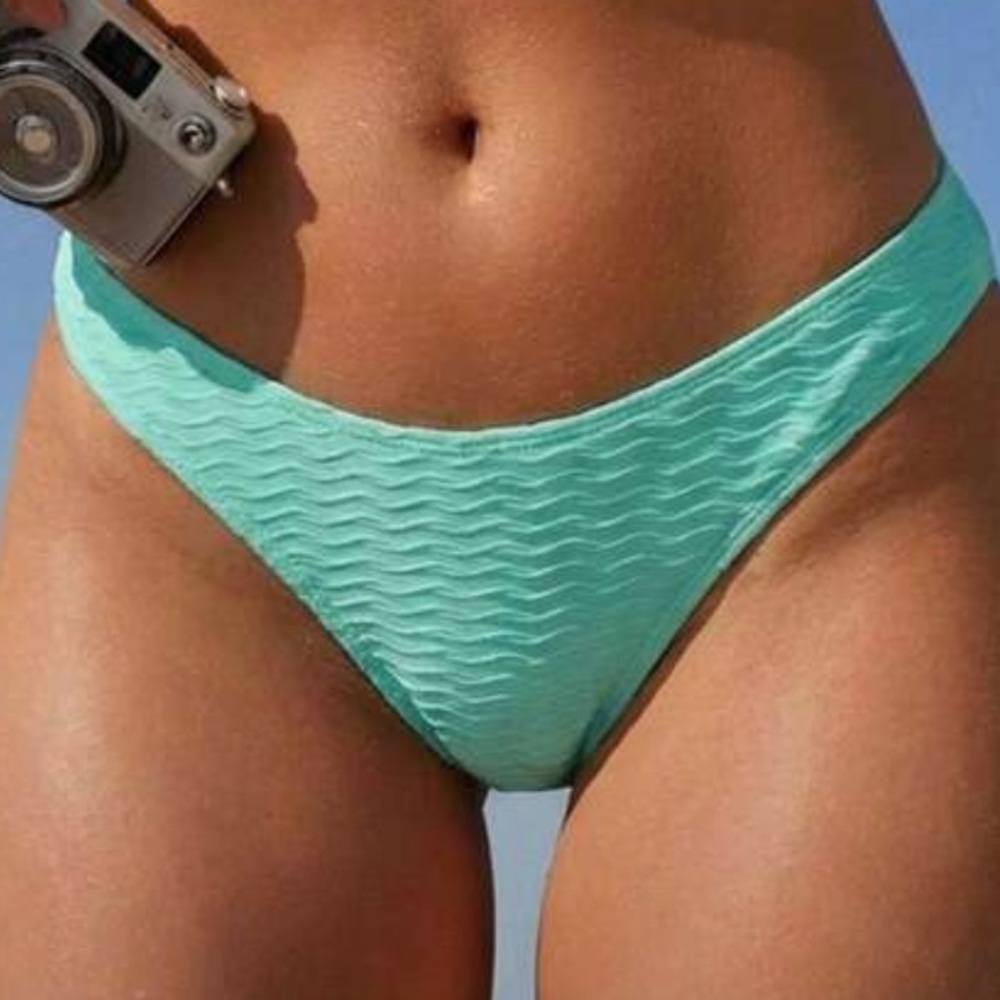 Mint Green Textured Bikini Bottom - Size M - NWT